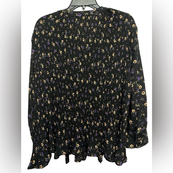 Everleigh Black Floral Blouse Size Large Tie Neck Pleated Ruffle Bottom NWT - Picture 2 of 6